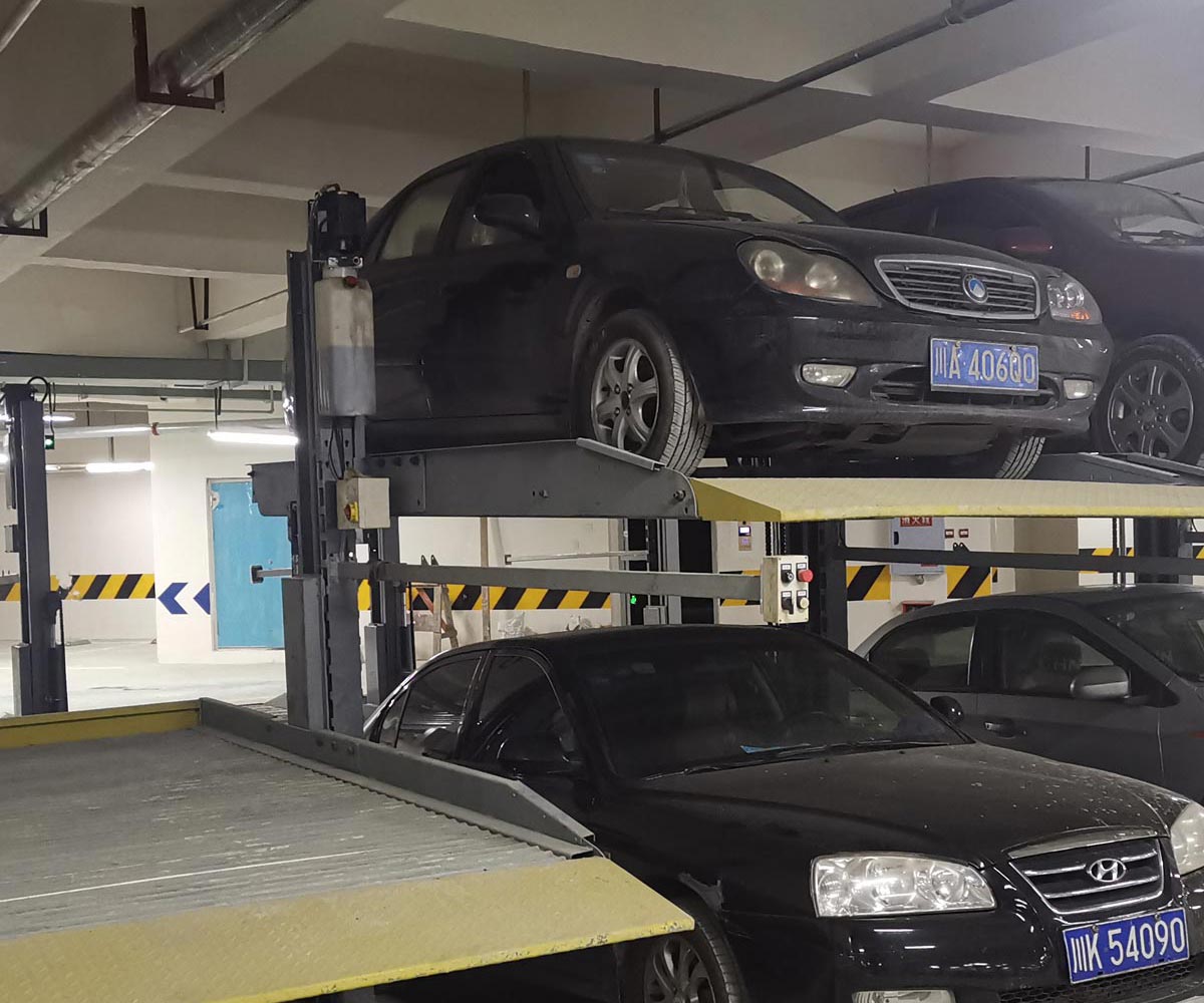 兩柱升降式停車設備短租.jpg