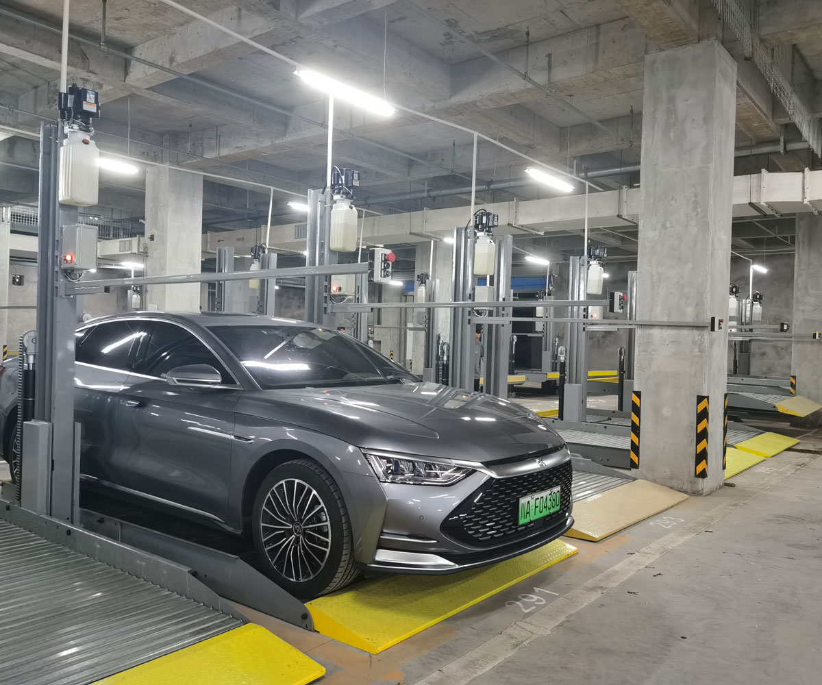三層升降平移機(jī)械停車庫租賃.jpg